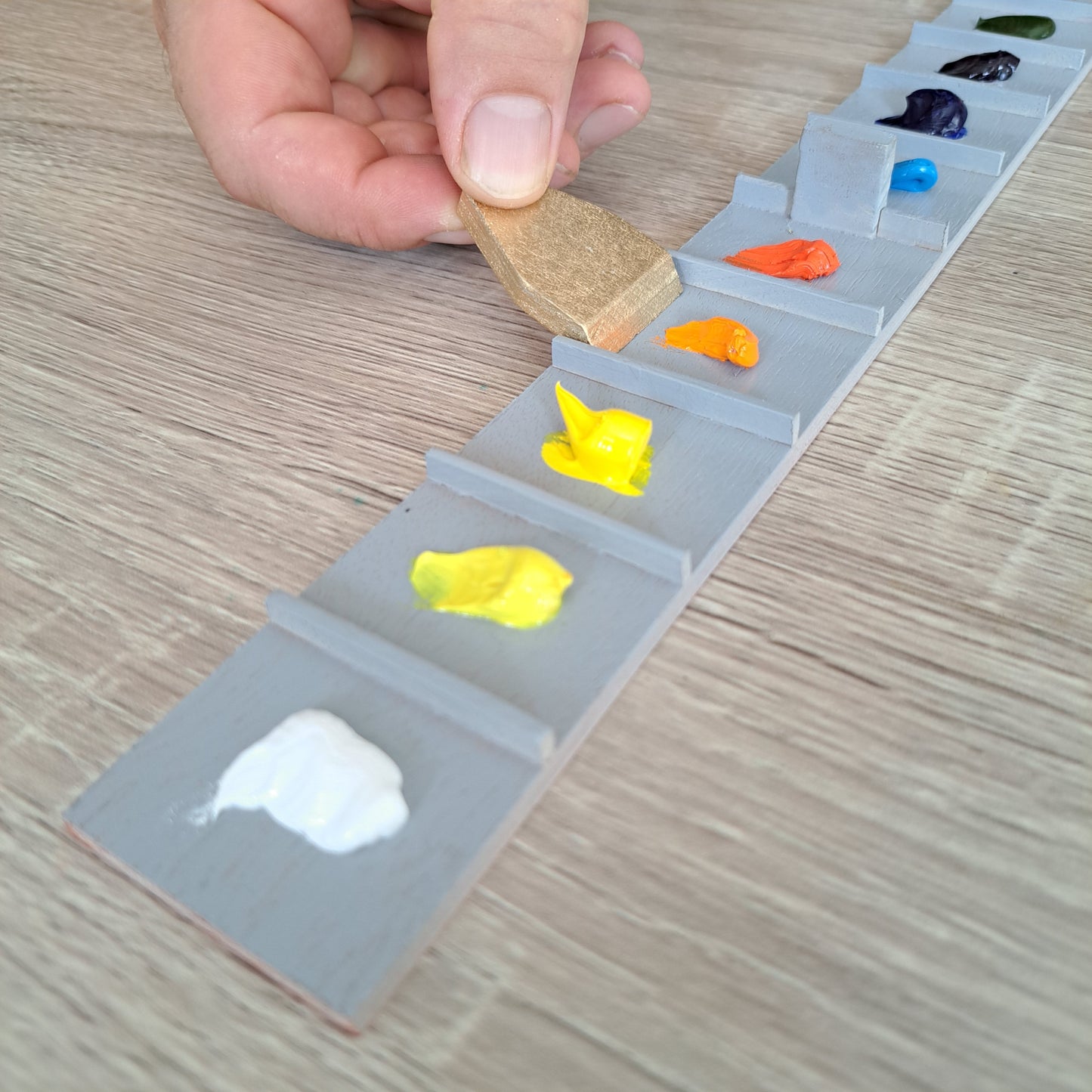 Palette case for oil paints for 10 colors, best palette case suitable for transporting oil paints to plein air, box for oil paints