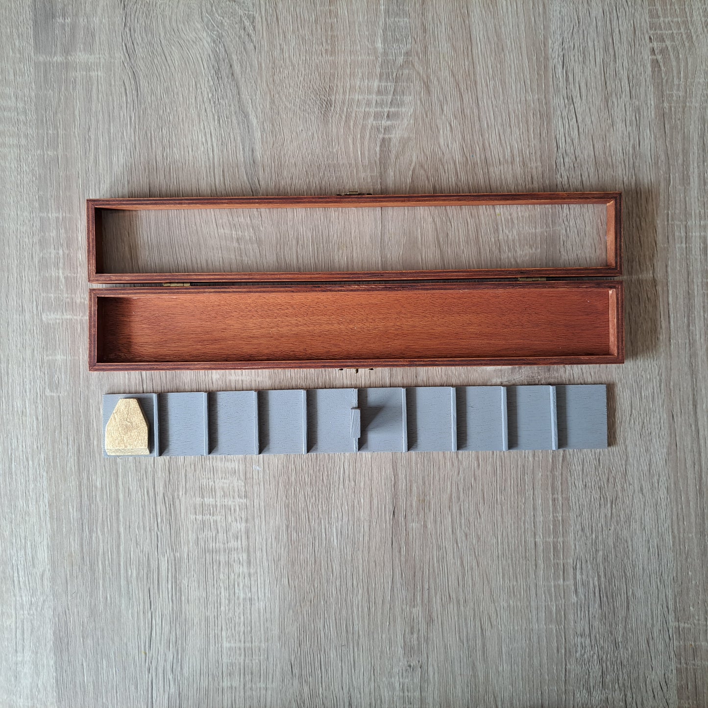 Palette case for oil paints for 9 colors, best palette case suitable for transporting oil paints to plein air, box for oil paints