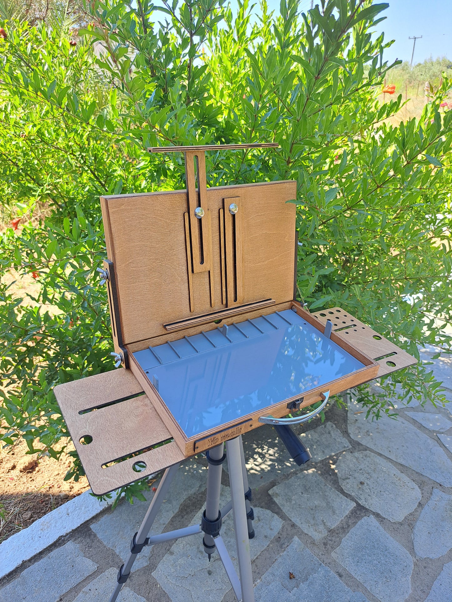 Pochade box for PLEIN AIR painting, outdoor & portable artist easel, lightweight box for oil paints, M size with wings