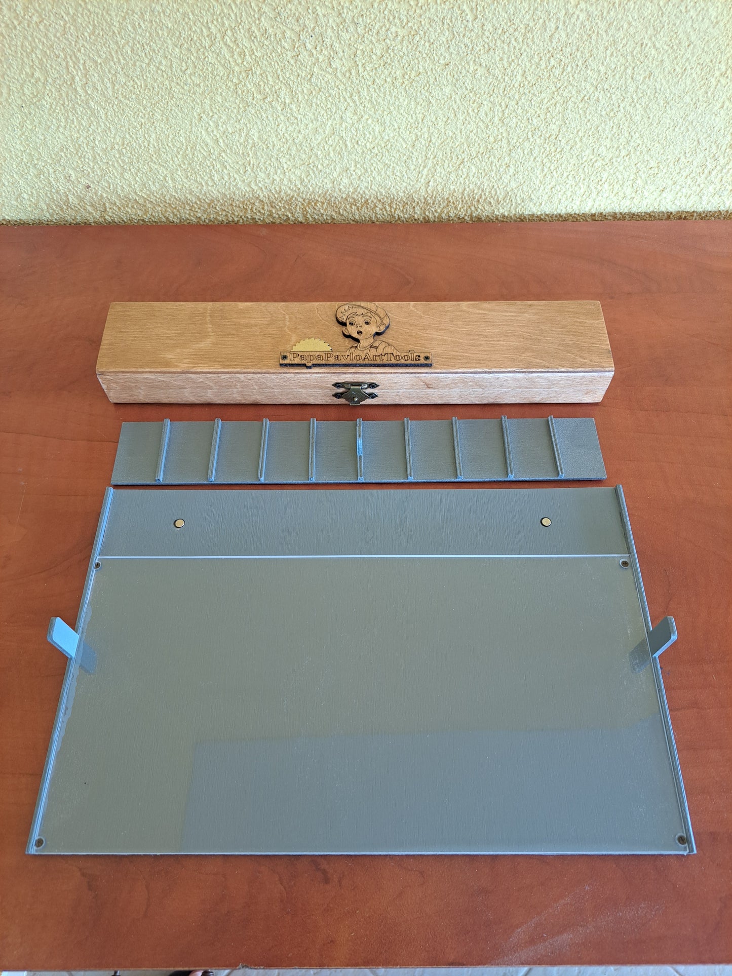 Reversible Lid Pochade Box with Removable Palette – Lightweight, Weatherproof Easel for Plein Air Painting