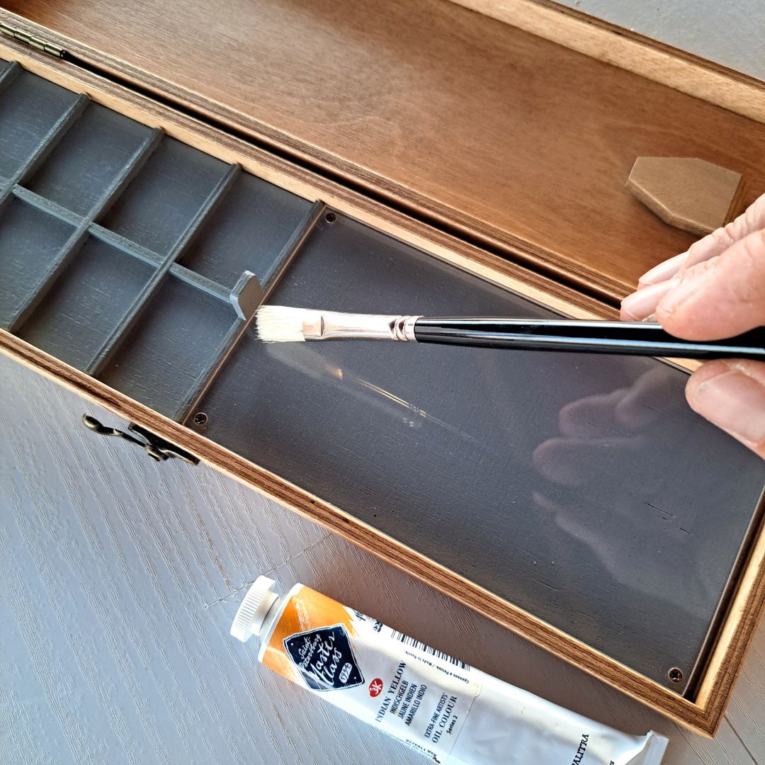 Freezable pallet case with space for mixing paints, 2 in 1 wood case for oil paints, Plein Air Travel Palette