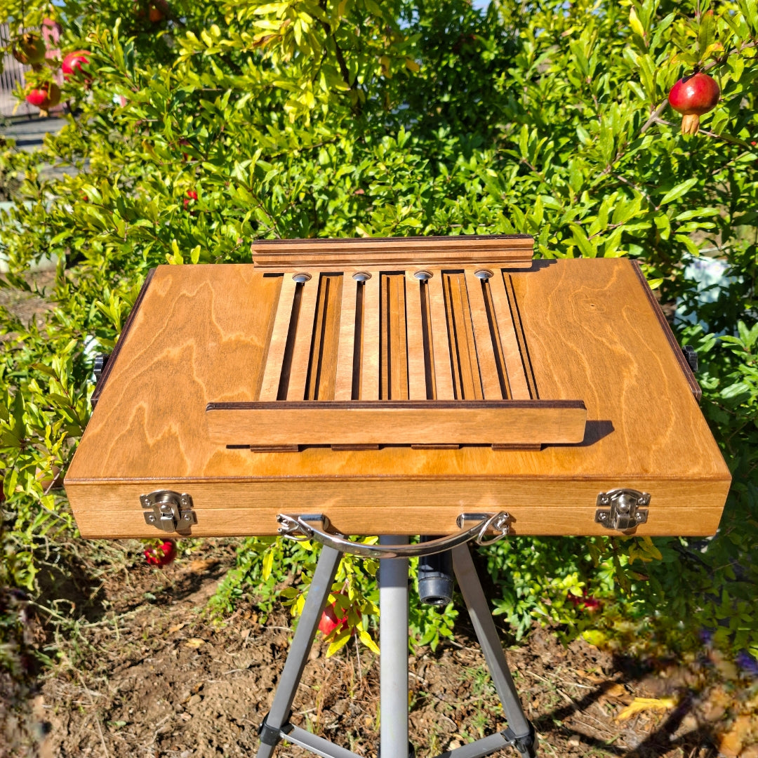 L-Size Pochade Box – Lightweight Plein Air Painting Easel with Grey Mixing Palette
