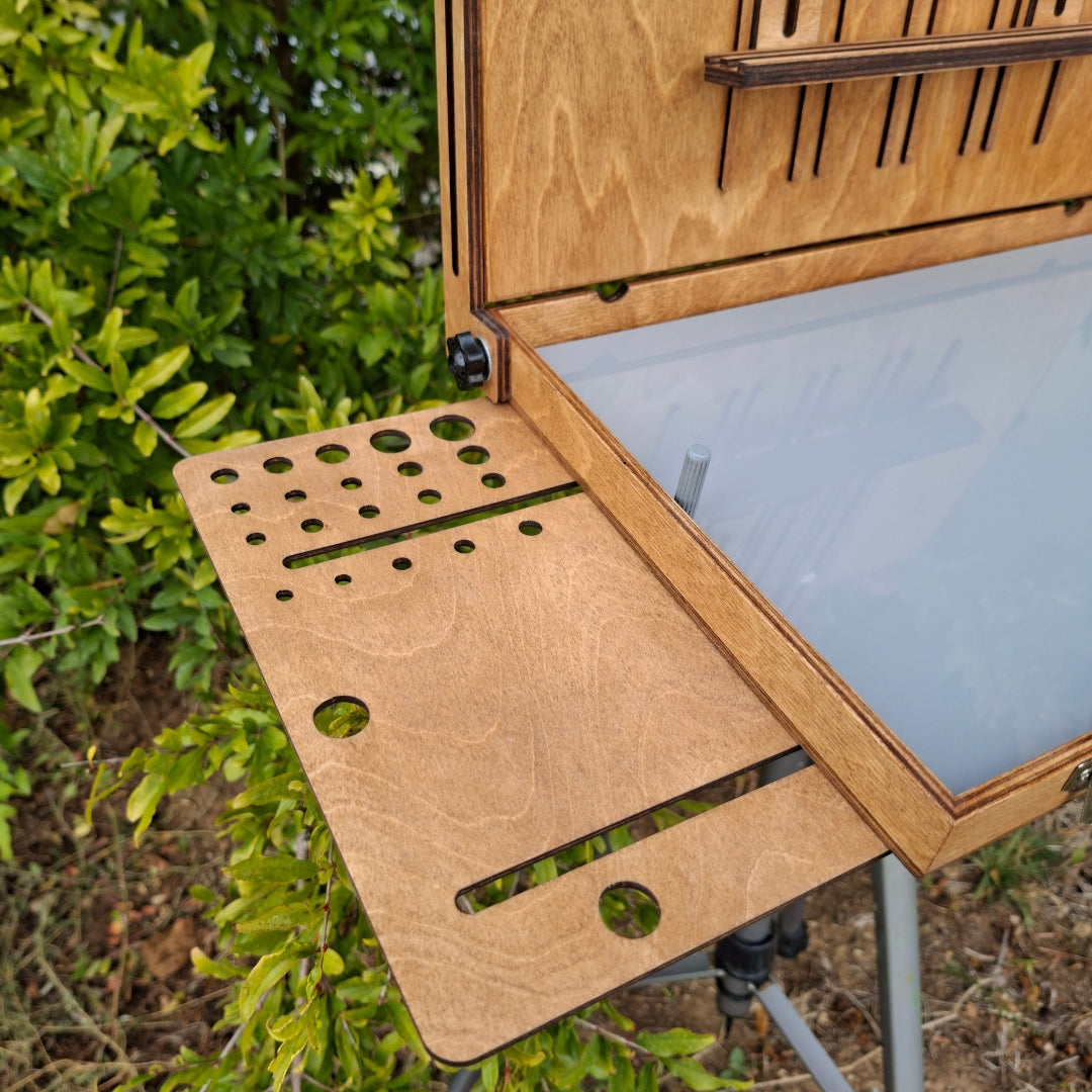 L-Size Pochade Box with Magnetic Side Wings  – Lightweight Plein Air Painting Easel with Grey Mixing Palette