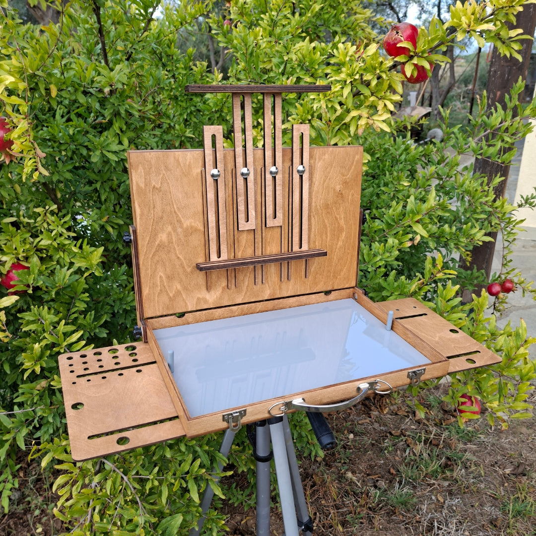 L-Size Pochade Box with Magnetic Side Wings  – Lightweight Plein Air Painting Easel with Grey Mixing Palette