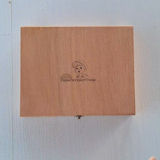 Studio oil painting palette with mixed colors preserved by freezing